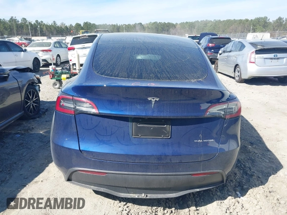 2025 Tesla Model Y Long Range with VIN 7SAYGDEEXSA346006, listed as a IAAI auction lot 41835610 with 1,896 mi miles and . Bid and sale history available at carsss.com. Image 16.