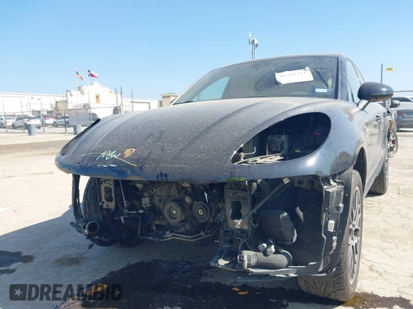 2018 Porsche Macan with VIN WP1AA2A50JLB18359, listed as a IAAI auction lot 41781711 with 68,657 mi miles. Bid and sale history available at carsss.com. Image 6.
