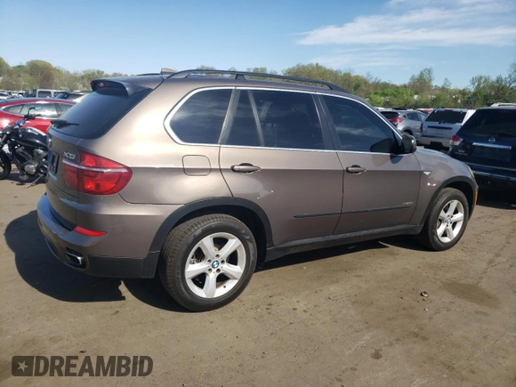 2011 BMW X5 50i with VIN 5UXZV8C53BL417868, listed as a Copart auction lot 55095935 with 102,720 mi miles and Clean title. Bid and sale history available at DreamBid. Image 3.