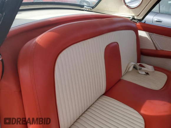 1956 Ford Thunderbird с VIN P6FH203930, выставлен на аукционе Copart как лот 74530814 с пробегом 761 579 миль миль и На запчасти • Non repairable. История ставок и продаж доступна на DreamBid. Изображение 10.