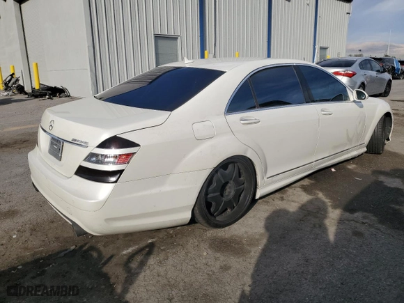 2009 Mercedes-Benz S-Class 5.5L V8 with VIN WDDNG71X39A277664, listed as a Copart auction lot 84507304 with 110,006 mi miles and Salvage Title. Bid and sale history available at carsss.com. Image 3.