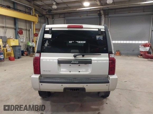 2008 Jeep Commander Sport z VIN 1J8HG48K58C218806, wystawiony jako IAAI lot #41908866 z przebiegiem 188 021 mil mil oraz . Historia ofert i sprzedaży dostępna na DreamBid. Obrazek 17.