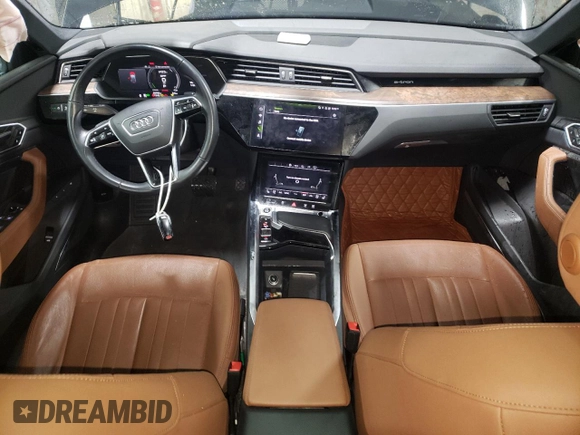 2022 Audi e-tron Sportback S line Premium Plus z VIN WA12AAGE4NB022165, wystawiony jako Copart lot #43021435 z przebiegiem 28 760 mil mil oraz Szkoda całkowita • Salvage title. Historia ofert i sprzedaży dostępna na DreamBid. Obrazek 8.