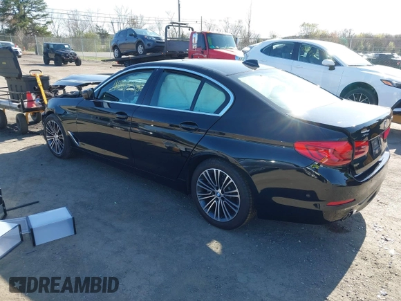 2020 BMW 5 Series 530i xDrive z VIN WBAJR7C03LCD76807, wystawiony jako IAAI lot #41887586 z przebiegiem 54 830 mil mil oraz . Historia ofert i sprzedaży dostępna na DreamBid. Obrazek 3.