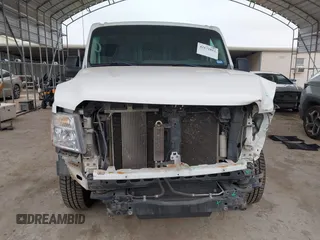 2018 Nissan NV Cargo S z VIN 1N6BF0KY8JN801254, wystawiony jako IAAI lot #42172812 z przebiegiem 117 602 mil mil oraz . Historia ofert i sprzedaży dostępna na DreamBid. Obrazek 13.