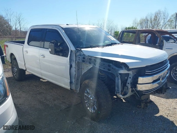 2017 Ford Super Duty F-250 SRW Lariat with VIN 1FT7W2B62HEE68725, listed as a IAAI auction lot 41665815 with 112,202 mi miles. Bid and sale history available at carsss.com. Image 6.