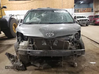 2012 Toyota Sienna XLE с VIN 5TDDK3DC3CS040365, выставлен на аукционе Copart как лот 63818815 с пробегом Не указан миль и Списание • Salvage title. История ставок и продаж доступна на DreamBid. Изображение 5.
