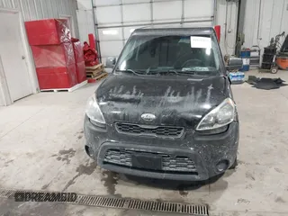 2013 Kia Soul with VIN KNDJT2A58D7773703, listed as a IAAI auction lot 41628420 with 100,301 mi miles. Bid and sale history available at carsss.com. Image 12.