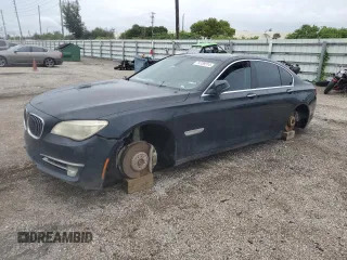 2013 BMW 7 Series 750i xDrive z VIN WBAYB6C53DC997908, wystawiony jako Copart lot #74759314 z przebiegiem Nie podano mil oraz Szkoda całkowita • Salvage title. Historia ofert i sprzedaży dostępna na DreamBid. Obrazek 1.