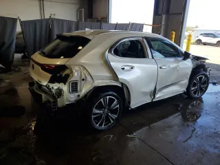 2019 Lexus UX 200 z VIN JTHY3JBH1K2014188, wystawiony jako Copart lot #57559425 z przebiegiem 72 669 mil mil oraz Szkody całkowita. Historia ofert i sprzedaży dostępna na DreamBid. Obrazek 3.