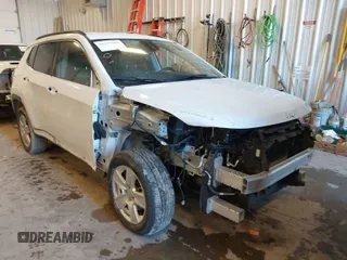 2022 Jeep Compass Latitude with VIN 3C4NJDBB9NT152152, listed as a IAAI auction lot 41377165 with 58,993 mi miles and . Bid and sale history available at DreamBid. Image 1.