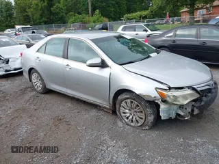 2012 Toyota Camry L z VIN 4T1BF1FK4CU001781, wystawiony jako IAAI lot #42259278 z przebiegiem 113 220 mil mil oraz . Historia ofert i sprzedaży dostępna na DreamBid. Obrazek 1.