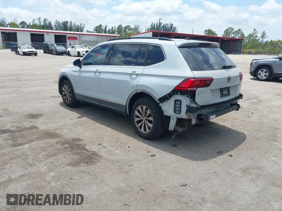 2018 Volkswagen Tiguan SEL with VIN 3VV3B7AX4JM188193, listed as a IAAI auction lot 42107802 with 68,911 mi miles and . Bid and sale history available at DreamBid. Image 3.