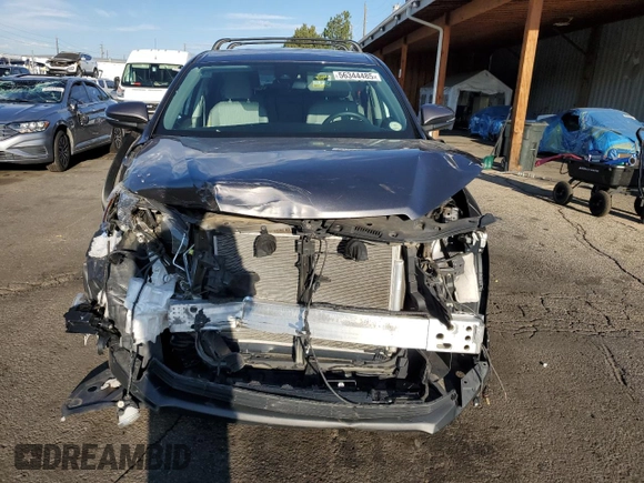 2018 Toyota Highlander LE с VIN 5TDBZRFH6JS817777, выставлен на аукционе Copart как лот 56344485 с пробегом 73 580 миль миль и Списание • Salvage title. История ставок и продаж доступна на DreamBid. Изображение 5.