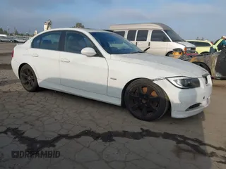 2007 BMW 3 Series 335i with VIN WBAVB73537VH21782, listed as a IAAI auction lot 42725609 with 145,157 mi miles and . Bid and sale history available at DreamBid. Image 1.