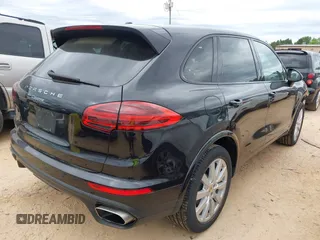 2017 Porsche Cayenne с VIN WP1AA2A20HKA89404, выставлен на аукционе IAAI как лот 42301060 с пробегом 166 083 миль миль и . История ставок и продаж доступна на DreamBid. Изображение 4.