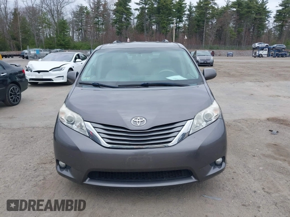 2011 Toyota Sienna XLE with VIN 5TDDK3DC8BS009918, listed as a IAAI auction lot 41937680 with 169,032 mi miles. Bid and sale history available at carsss.com. Image 12.