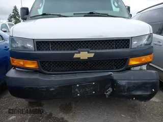 2020 Chevrolet Express Cargo z VIN 1GCWGAFGXL1276698, wystawiony jako IAAI lot #42406833 z przebiegiem 63 143 mil mil oraz . Historia ofert i sprzedaży dostępna na DreamBid. Obrazek 22.