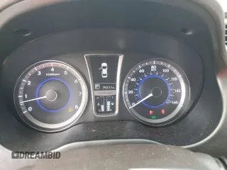 2013 Hyundai Azera z VIN KMHFH4JG4DA310590, wystawiony jako Copart lot #62472335 z przebiegiem 75 311 mil mil oraz Nie do naprawy • Non repairable. Historia ofert i sprzedaży dostępna na DreamBid. Obrazek 9.