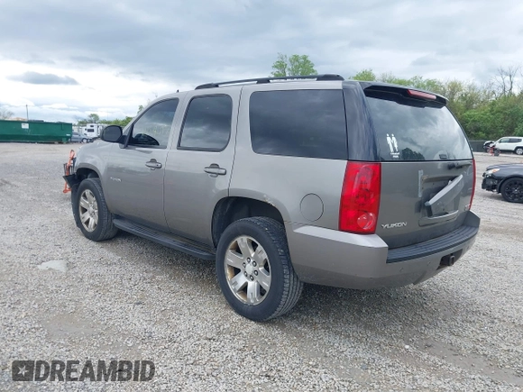 2007 GMC Yukon SLT z VIN 1GKFK13077R129885, wystawiony jako IAAI lot #42184207 z przebiegiem 264 848 mil mil oraz . Historia ofert i sprzedaży dostępna na DreamBid. Obrazek 3.