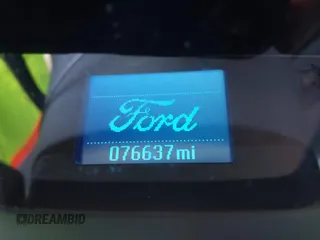 2019 Ford Transit z VIN 1FTYR2YM5KKA41176, wystawiony jako IAAI lot #41594906 z przebiegiem 76 637 mil mil oraz . Historia ofert i sprzedaży dostępna na DreamBid. Obrazek 16.
