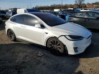2018 Tesla Model X 75D with VIN 5YJXCDE28JF102270, listed as a Copart auction lot 46123135 with 110,540 mi miles and Clean Title. Bid and sale history available at carsss.com. Image 4.