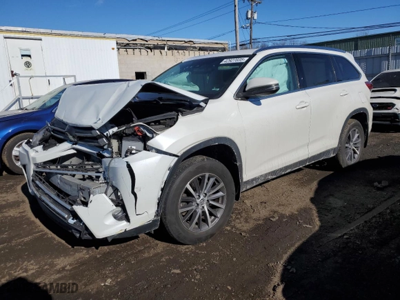 2019 Toyota Highlander SE with VIN 5TDJZRFH1KS563702, listed as a Copart auction lot 42927035 with 0 mi miles and Salvage Title. Bid and sale history available at carsss.com. Image 1.