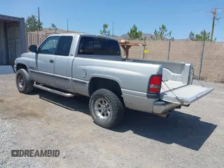 1998 Dodge 1500 z VIN 1B7HF13YXWJ203604, wystawiony jako IAAI lot #42408086 z przebiegiem 257 012 mil mil oraz . Historia ofert i sprzedaży dostępna na DreamBid. Obrazek 3.