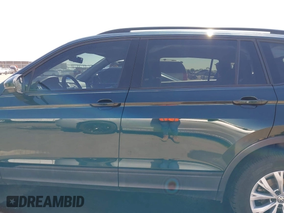2018 Volkswagen Tiguan S с VIN 3VV0B7AX4JM201009, выставлен на аукционе IAAI как лот 42226969 с пробегом 92 825 миль миль и . История ставок и продаж доступна на DreamBid. Изображение 15.