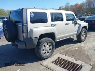 2006 Hummer H3 z VIN 5GTDN136568208970, wystawiony jako IAAI lot #42142290 z przebiegiem 194 677 mil mil oraz . Historia ofert i sprzedaży dostępna na DreamBid. Obrazek 4.