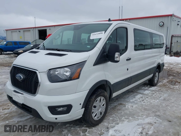 2024 Ford Transit Passenger XL z VIN 1FBAX2Y82RKA81076, wystawiony jako IAAI lot #41632808 z przebiegiem 12 438 mil mil oraz . Historia ofert i sprzedaży dostępna na DreamBid. Obrazek 17.