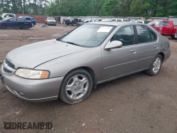 2000 Nissan Altima GXE with VIN 1N4DL01A2YC249111, listed as a IAAI auction lot 41973198 with 1 mi miles. Bid and sale history available at carsss.com. Image 2.