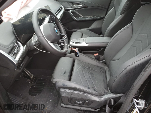 2024 BMW X1 xDrive28i with VIN WBX73EF04R5Z55137, listed as a Copart auction lot 53618405 with 5,160 mi miles and Clean title. Bid and sale history available at DreamBid. Image 7.