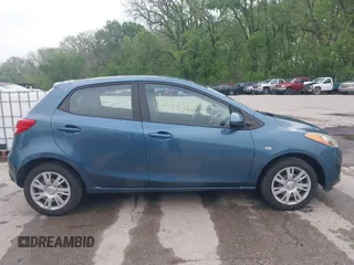 2014 Mazda 2 Sport z VIN JM1DE1KYXE0172636, wystawiony jako IAAI lot #42114251 z przebiegiem 129 346 mil mil oraz . Historia ofert i sprzedaży dostępna na DreamBid. Obrazek 13.