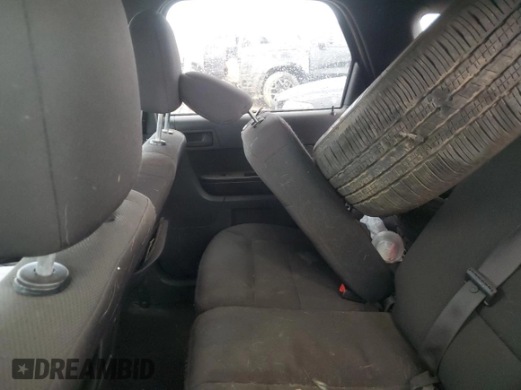 2010 Ford Escape XLT с VIN 1FMCU0D7XAKB80663, выставлен на аукционе Copart как лот 52850925 с пробегом 122 806 миль миль и Списание • Salvage title. История ставок и продаж доступна на DreamBid. Изображение 11.