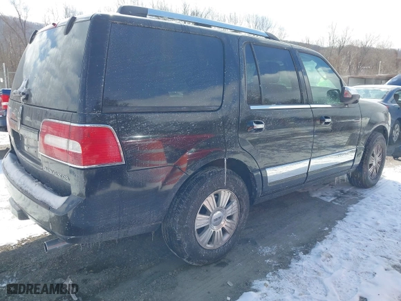 2007 Lincoln Navigator with VIN 5LMFU285X7LJ09190, listed as a IAAI auction lot 41611256 with 185,879 mi miles. Bid and sale history available at carsss.com. Image 4.