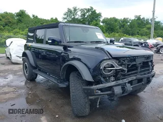 2021 Ford Bronco z VIN 1FMEE5DP2MLA89419, wystawiony jako IAAI lot #42346223 z przebiegiem Nie podano mil oraz . Historia ofert i sprzedaży dostępna na DreamBid. Obrazek 1.