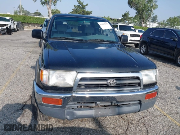 1998 Toyota 4Runner SR5 z VIN JT3GN86R0W0060376, wystawiony jako IAAI lot #42465641 z przebiegiem 321 550 mil mil oraz . Historia ofert i sprzedaży dostępna na DreamBid. Obrazek 12.