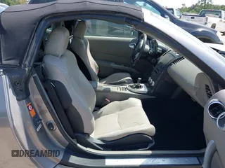 2008 Nissan 350Z Touring with VIN JN1BZ36A78M851719, listed as a IAAI auction lot 42181525 with 129,884 mi miles. Bid and sale history available at carsss.com. Image 5.