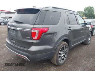2017 Ford Explorer XLT z VIN 1FM5K8D85HGA57257, wystawiony jako IAAI lot #42439133 z przebiegiem 253 750 mil mil oraz . Historia ofert i sprzedaży dostępna na DreamBid. Obrazek 4.