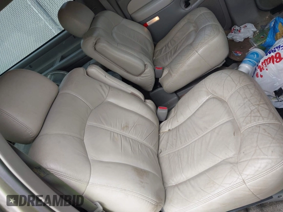 2002 Chevrolet Suburban LS with VIN 1GNFK16Z42J120730, listed as a IAAI auction lot 42021233 with 175,127 mi miles. Bid and sale history available at carsss.com. Image 8.