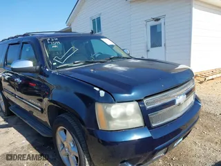 2007 Chevrolet Suburban LT with VIN 1GNFK16317J300556, listed as a IAAI auction lot 41767599 with 186,069 mi miles. Bid and sale history available at carsss.com. Image 1.