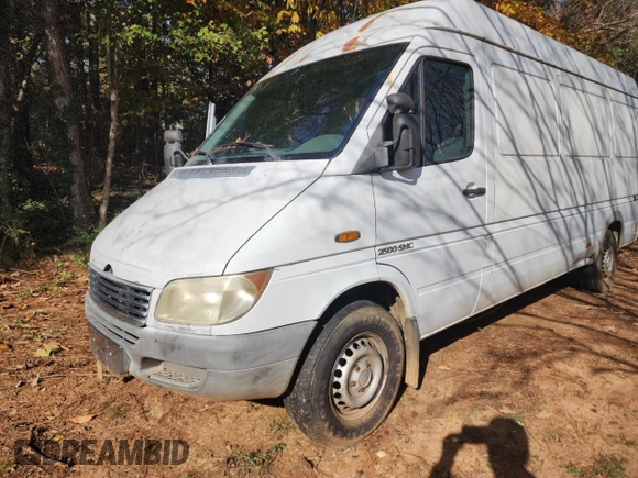 2006 Freightliner Sprinter with VIN WDYPD744865874217, listed as a Copart auction lot 82577704 with 253,844 mi miles and Clean Title. Bid and sale history available at DreamBid. Image 2.