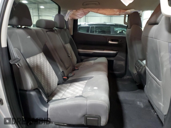 2018 Toyota Tundra SR5 z VIN 5TFDW5F1XJX768641, wystawiony jako Copart lot #53269535 z przebiegiem 55 862 mil mil oraz Szkoda całkowita • Salvage title. Historia ofert i sprzedaży dostępna na DreamBid. Obrazek 11.