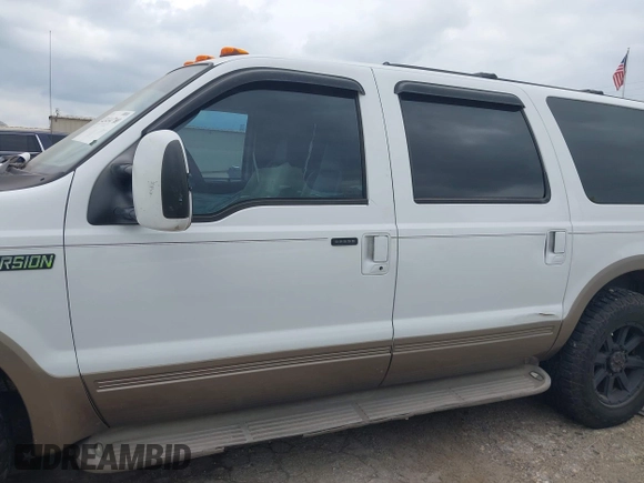 2005 Ford Excursion Eddie Bauer z VIN 1FMNU44L25ED02868, wystawiony jako IAAI lot #42414710 z przebiegiem 30 486 mil mil oraz . Historia ofert i sprzedaży dostępna na DreamBid. Obrazek 14.