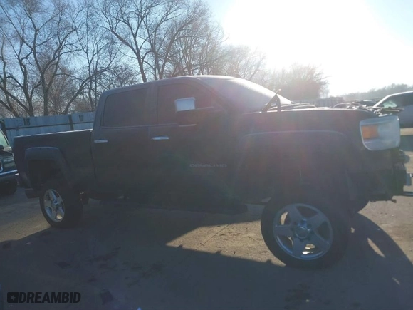 2015 GMC Sierra 2500HD available WiFi Denali with VIN 1GT120E87FF638538, listed as a IAAI auction lot 41425503 with NaN miles. Bid and sale history available at carsss.com. Image 12.