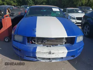 2006 Ford Mustang GT Deluxe z VIN 1ZVHT85H865217375, wystawiony jako IAAI lot #42770588 z przebiegiem Nie podano mil oraz . Historia ofert i sprzedaży dostępna na DreamBid. Obrazek 6.