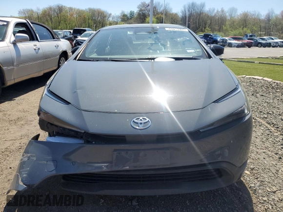 2024 Toyota Prius LE with VIN JTDACAAU0R3018979, listed as a Copart auction lot 55290345 with 32,657 mi miles and Clean Title. Bid and sale history available at carsss.com. Image 5.