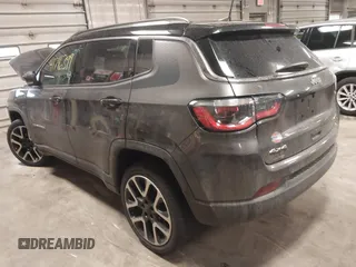 2018 Jeep Compass Limited with VIN 3C4NJDCB9JT245942, listed as a IAAI auction lot 41716399 with 67,587 mi miles. Bid and sale history available at carsss.com. Image 3.