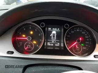 2010 Volkswagen Passat z VIN WVWJK9AN4AE096359, wystawiony jako Copart lot #50740075 z przebiegiem 196 126 mil mil oraz Szkoda całkowita • Salvage title. Historia ofert i sprzedaży dostępna na DreamBid. Obrazek 9.